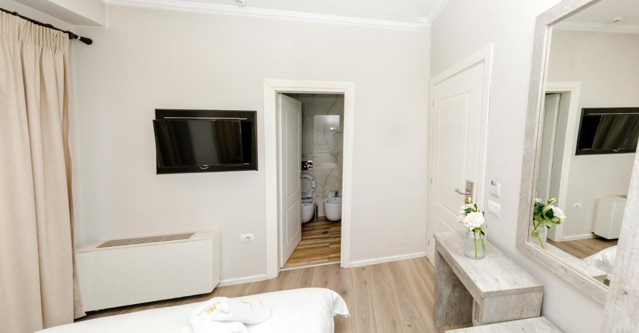 Hotel Pazari Korce Esterno foto