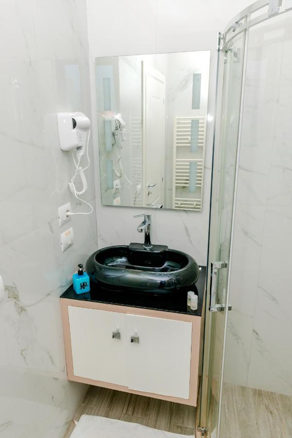 Hotel Pazari Korce Esterno foto