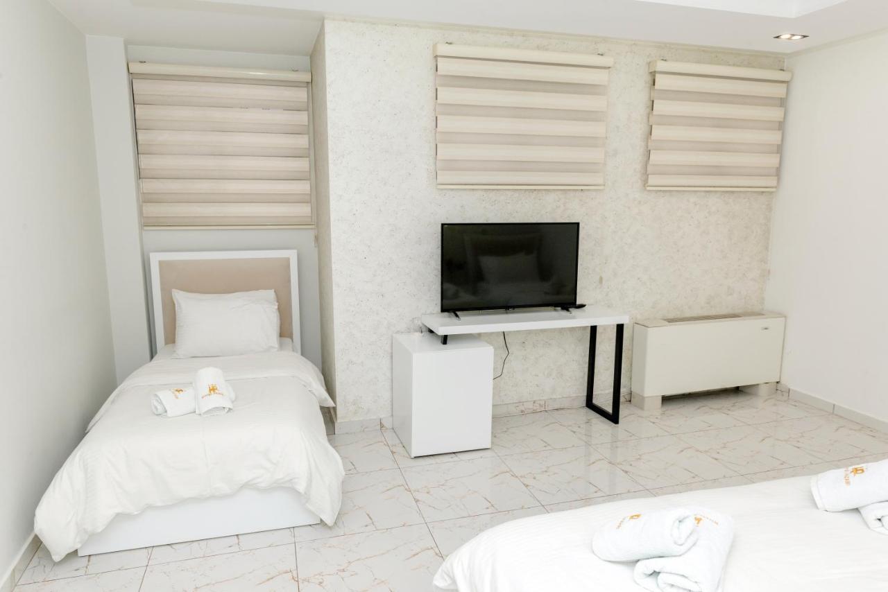 Hotel Pazari Korce Esterno foto