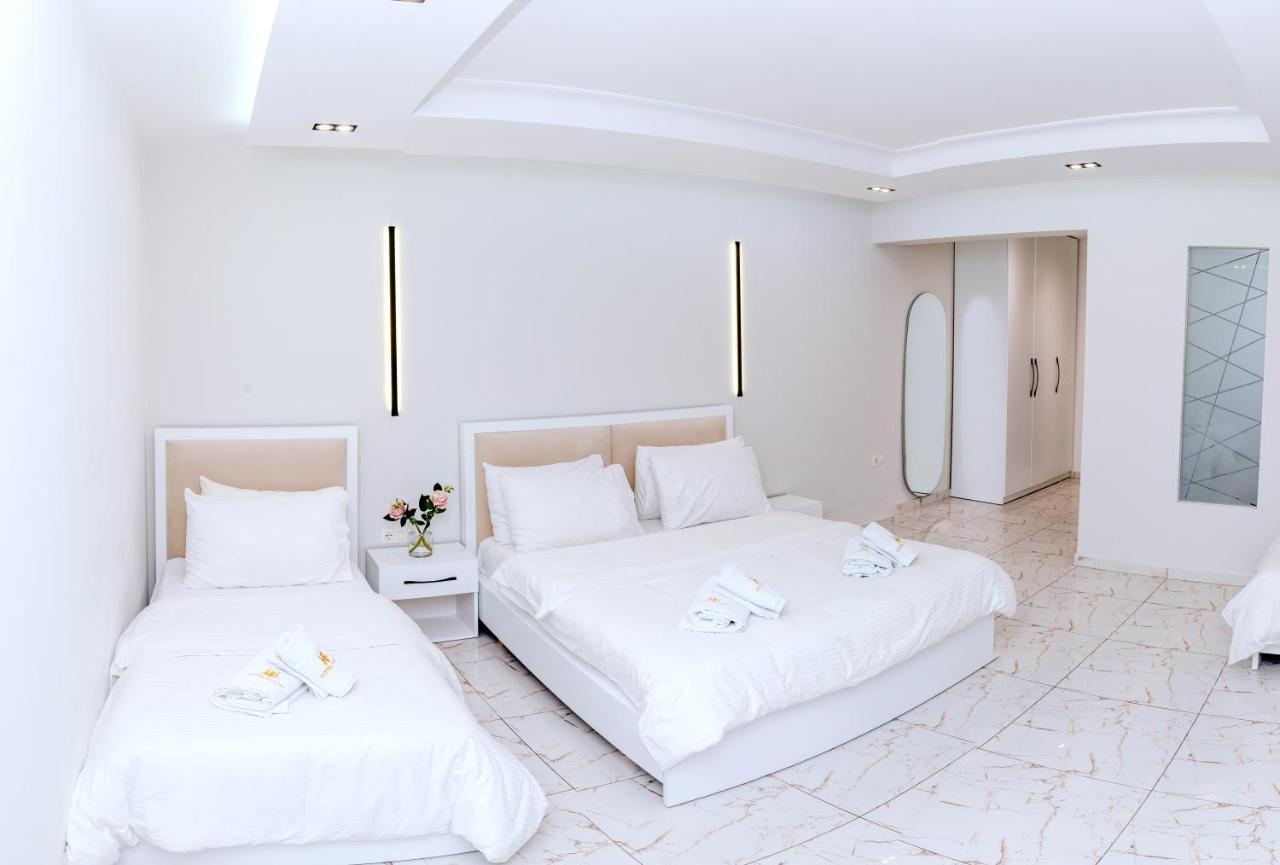 Hotel Pazari Korce Esterno foto