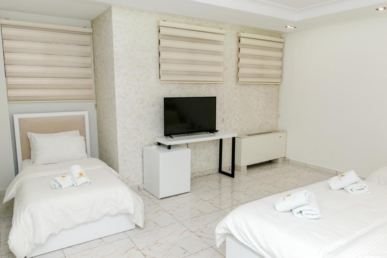 Hotel Pazari Korce Esterno foto