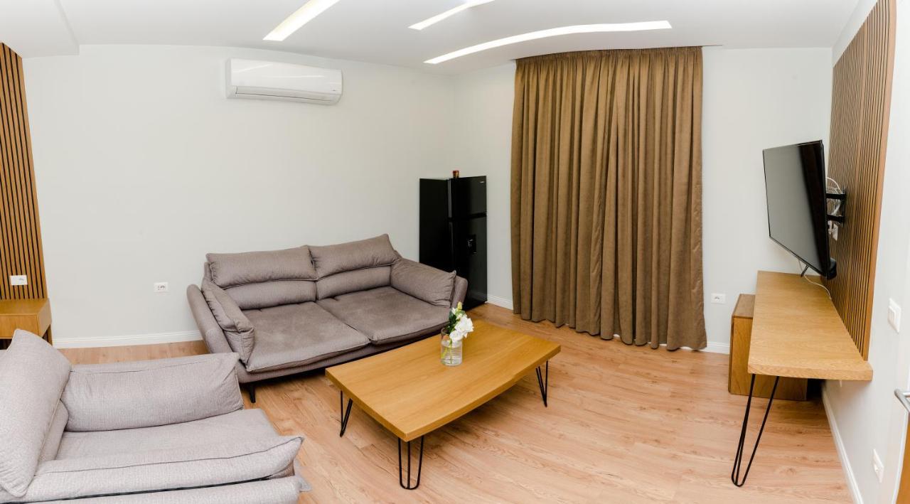 Hotel Pazari Korce Esterno foto