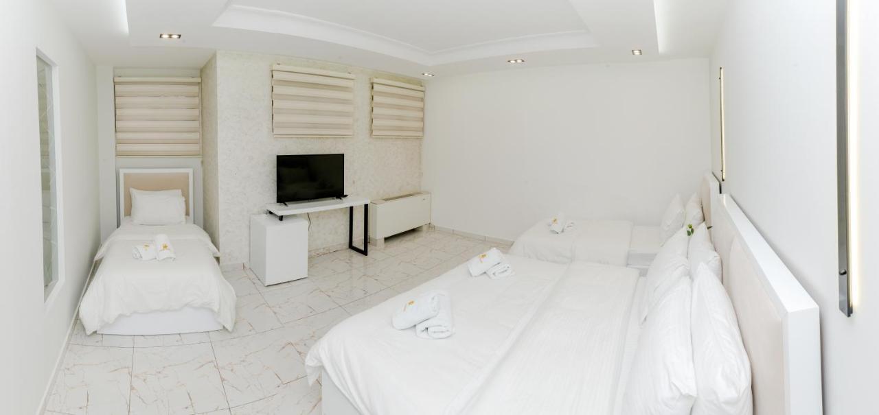 Hotel Pazari Korce Esterno foto