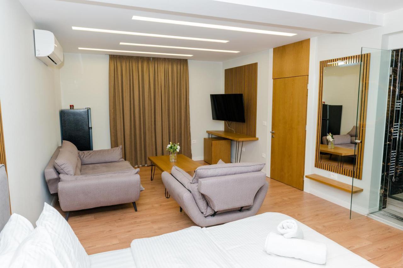 Hotel Pazari Korce Esterno foto
