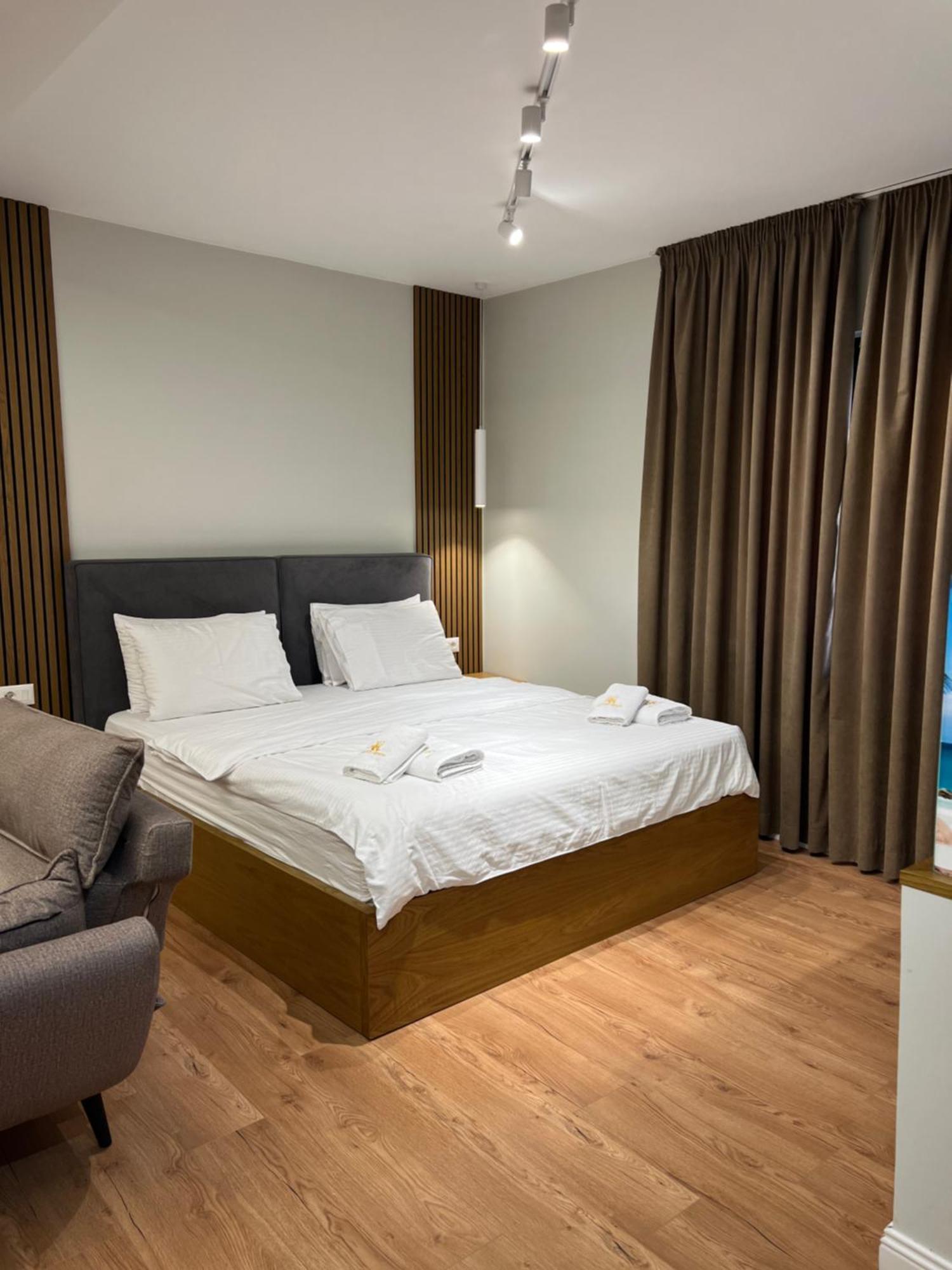 Hotel Pazari Korce Esterno foto