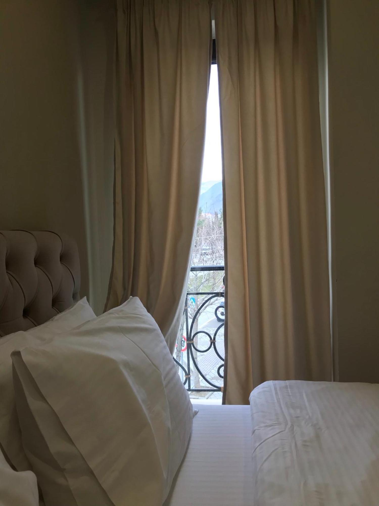 Hotel Pazari Korce Esterno foto